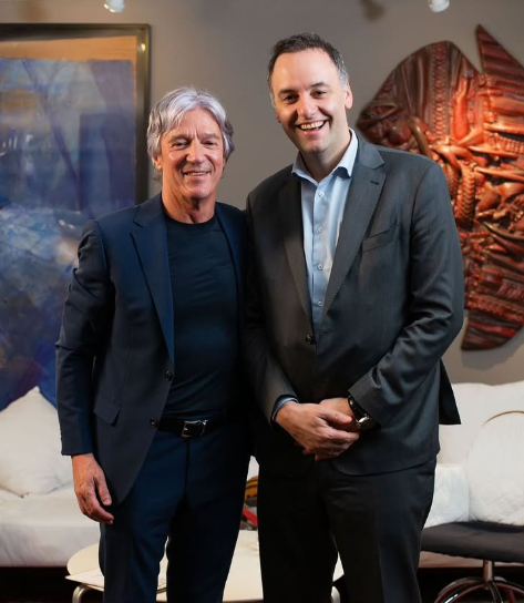 “Lo pagó la plata del Estado”: la polémica defensa de Marcelo Grandío por el vuelo de Adorni