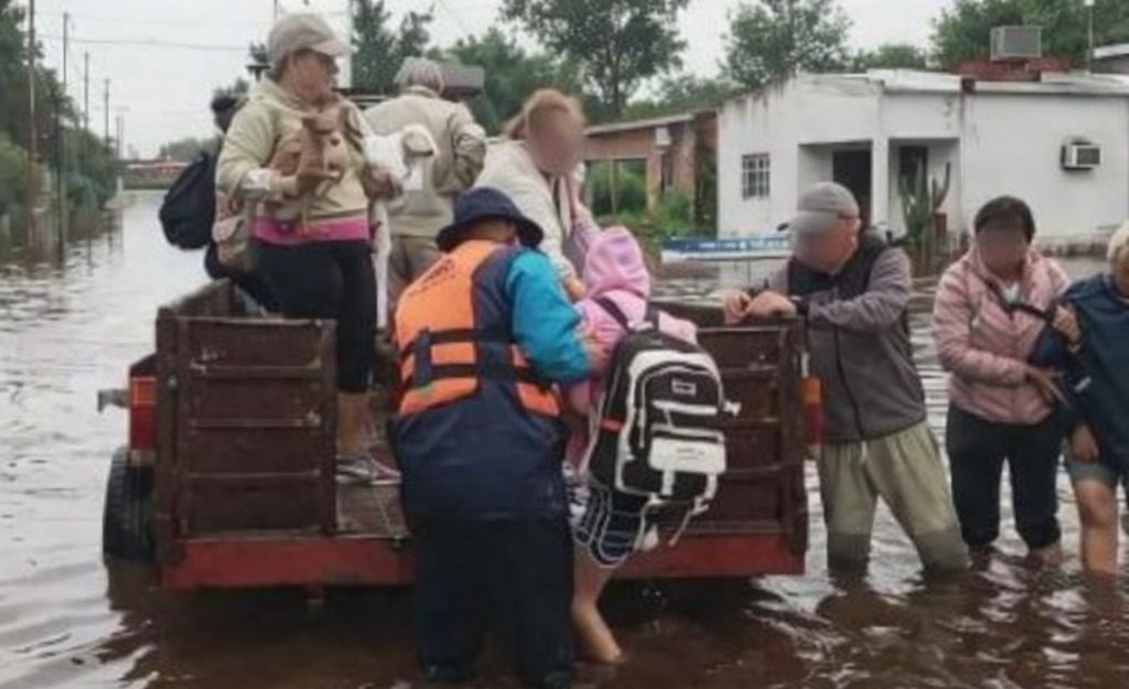 Desastre histórico en Tucumán: el desborde del río Marapa dejó a 15.000 evacuados y un pueblo bajo el agua
