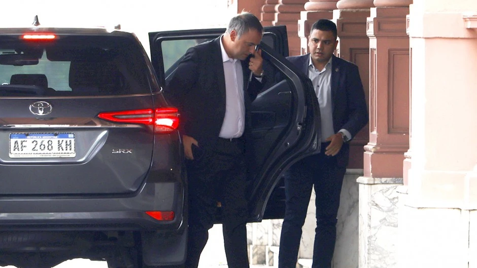 Tensión interna en el oficialismo: Milei reconfigura su estrategia y crece el malestar político