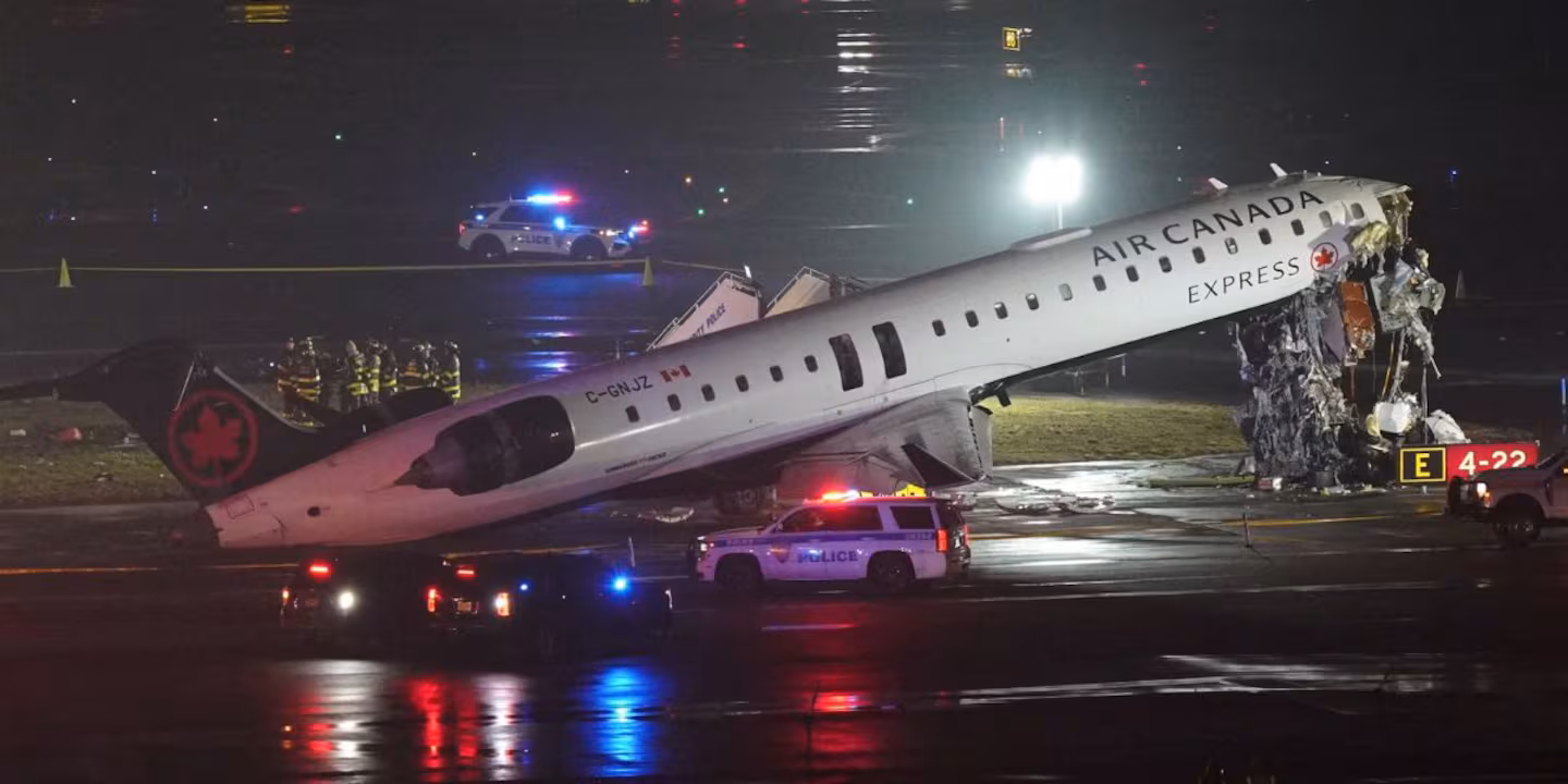 Impactante accidente en Nueva York: un avión de Air Canada chocó con un camión en el aeropuerto LaGuardia y activó una emergencia aérea