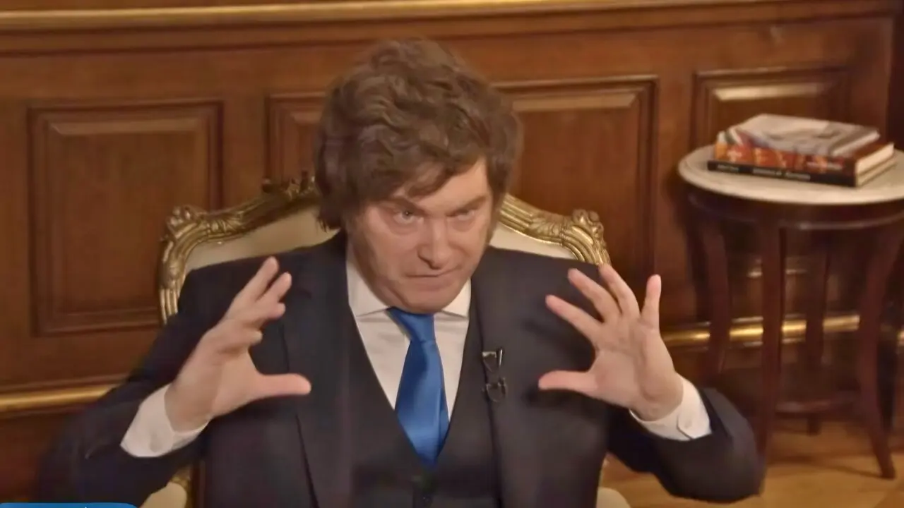 Milei asegura que “no estamos mal”, pero los indicadores económicos muestran otra realidad