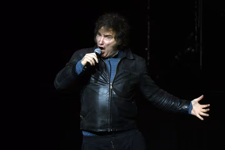 Amplían una denuncia contra Milei por un acto en el Movistar Arena