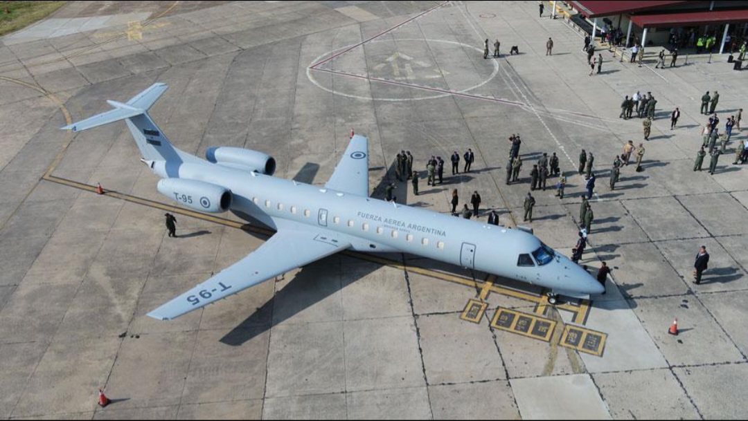 El avión Embraer ERJ-140LR que desató la polémica en la Fuerza Aérea Argentina