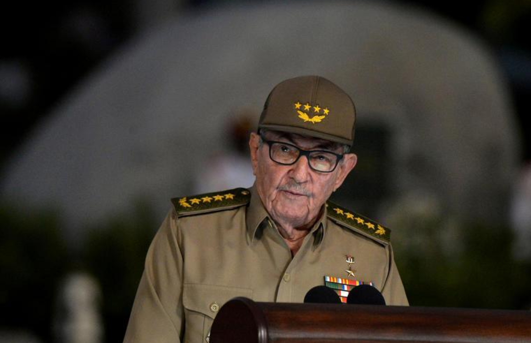 EE.UU. apunta contra Raúl Castro