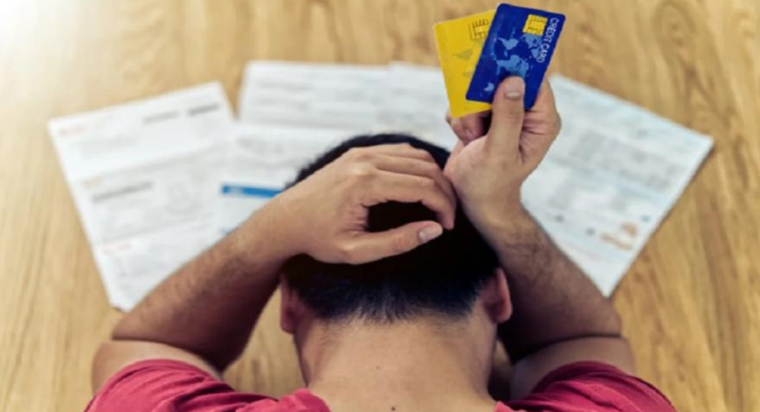 Récord de deudas en bancos
