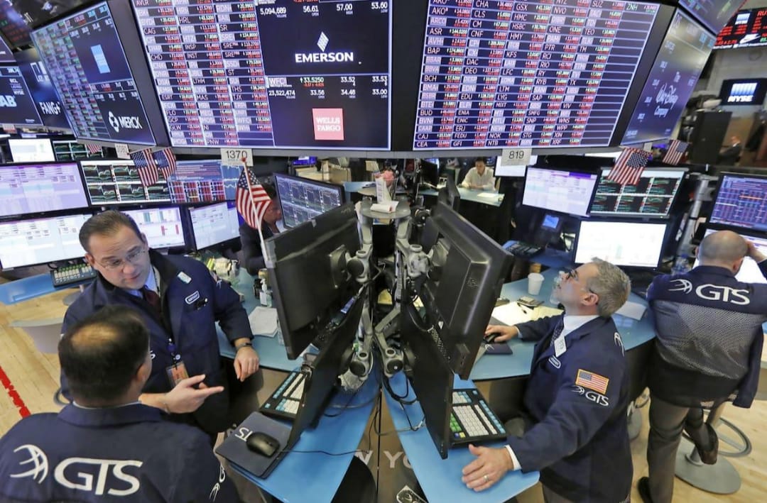 Señales positivas en la economía: sube la actividad y mejora el clima financiero