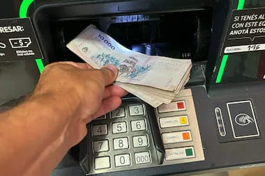 El salario no alcanza: fuerte caída del poder adquisitivo en Argentina