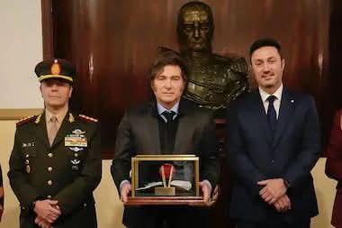 BRUTAL AJUSTE DE MILEI A LAS FUERZAS  ARMADAS