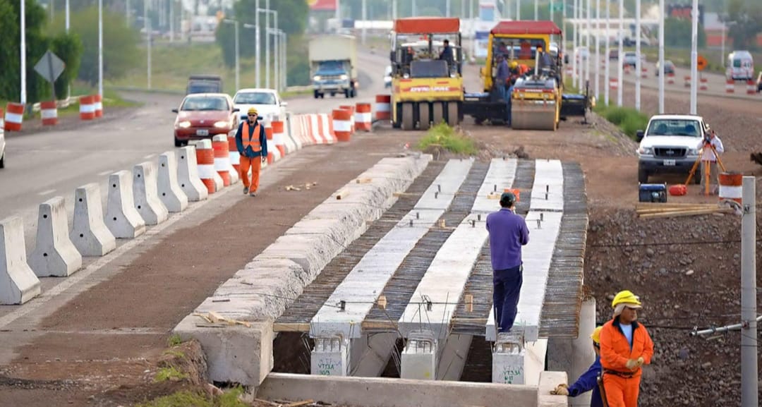 Denuncian al Gobierno por desviar $400.000 millones de las rutas