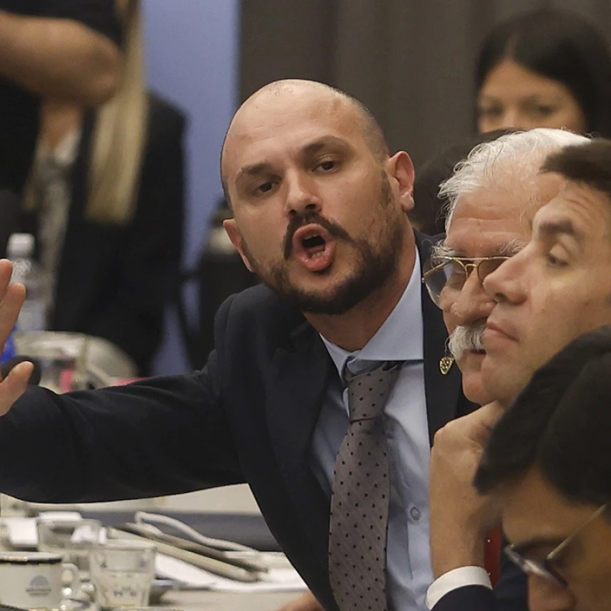 De Uber a una casa de USD 300 mil: la denuncia que golpea a un diputado libertario