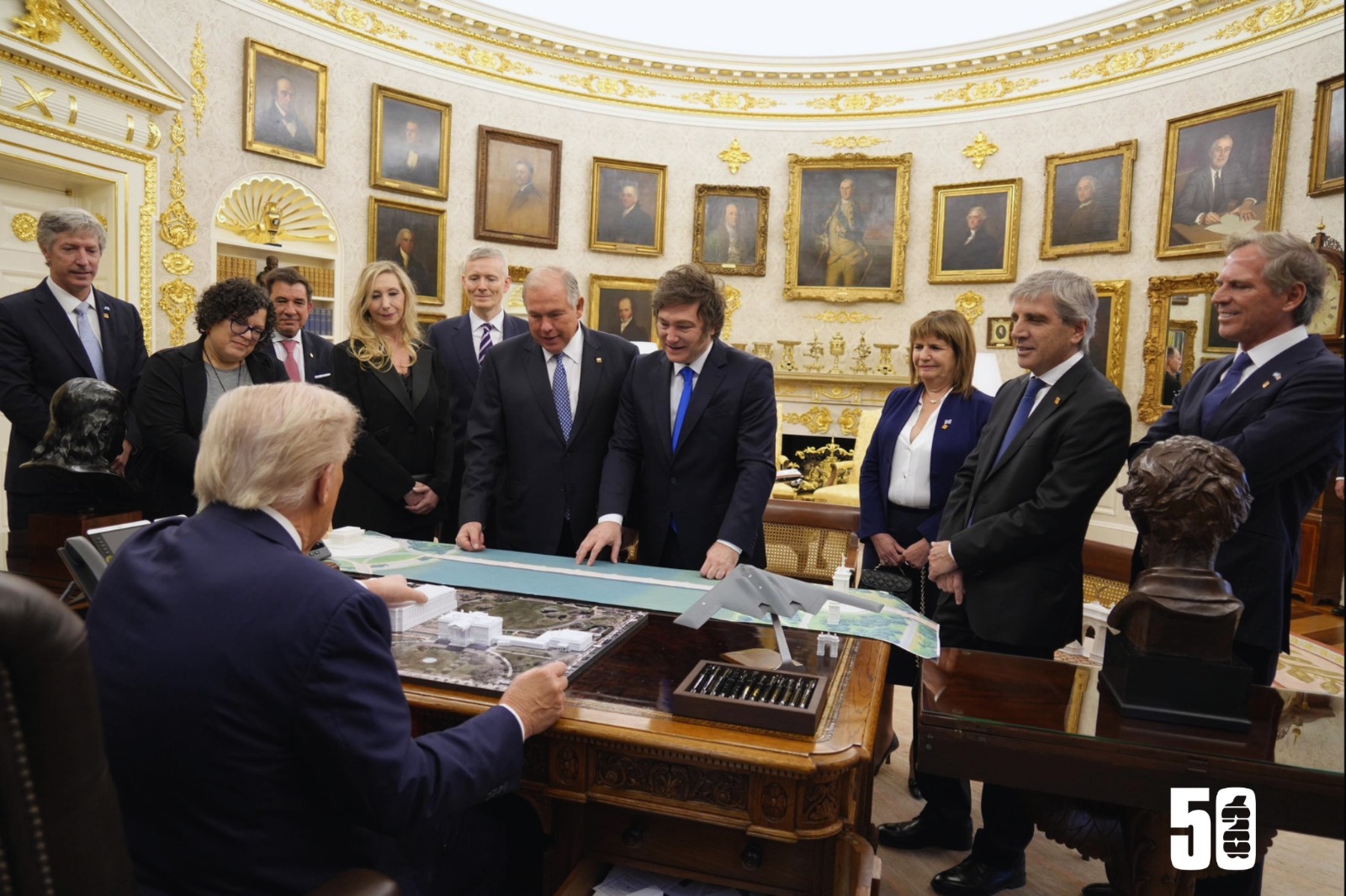 Washington mira con preocupación la caída de Milei