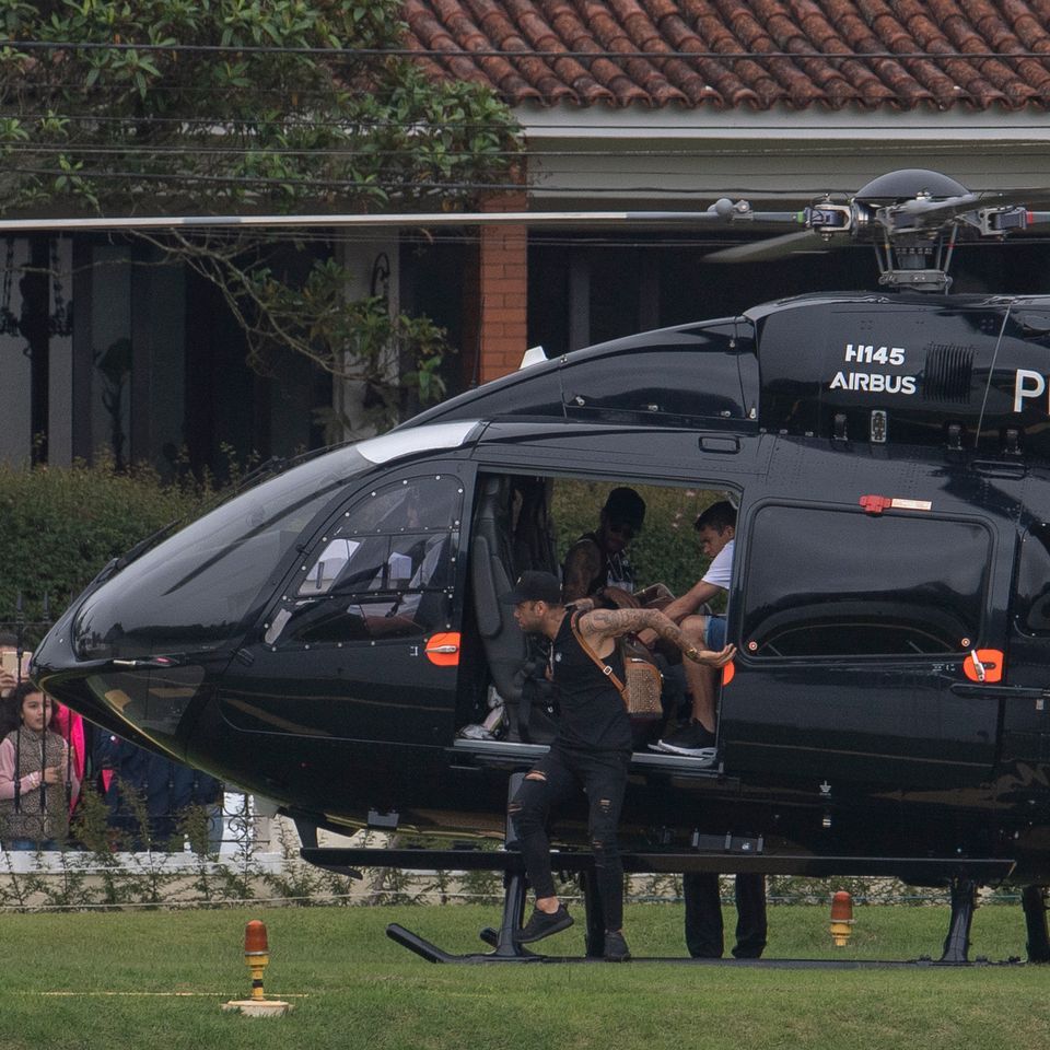 Neymar llegó en helicóptero a la concentración