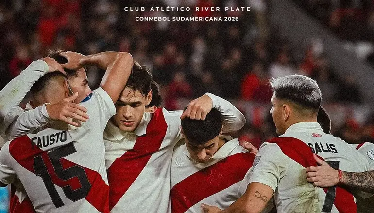 Copa Sudamericana River se recuperó, goleó y clasificó primero