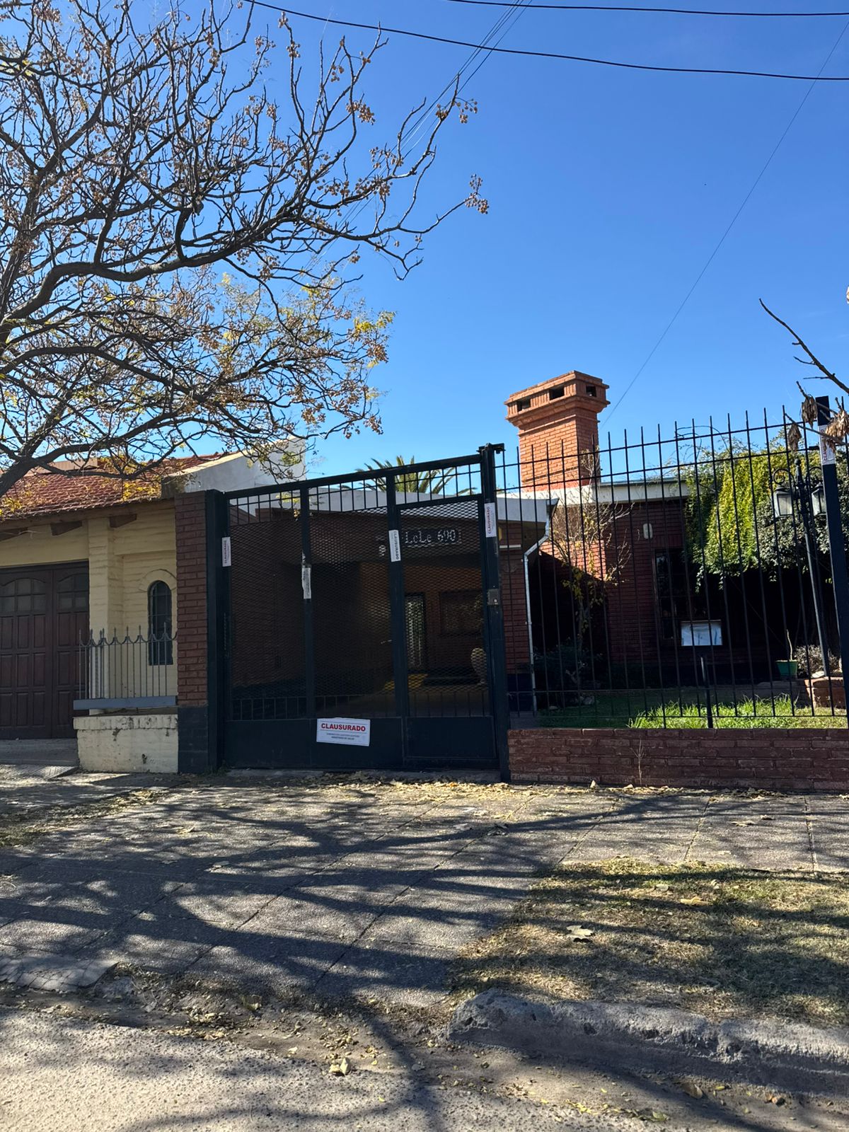 Clausuran residencia de adultos mayores en Av. Sarmiento 690, pero denuncian que continúa funcionando