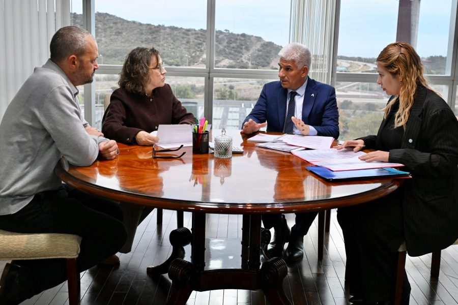 El Gobernador firmó un llamado a licitación para hacer una fuerte inversión en las maternidades
