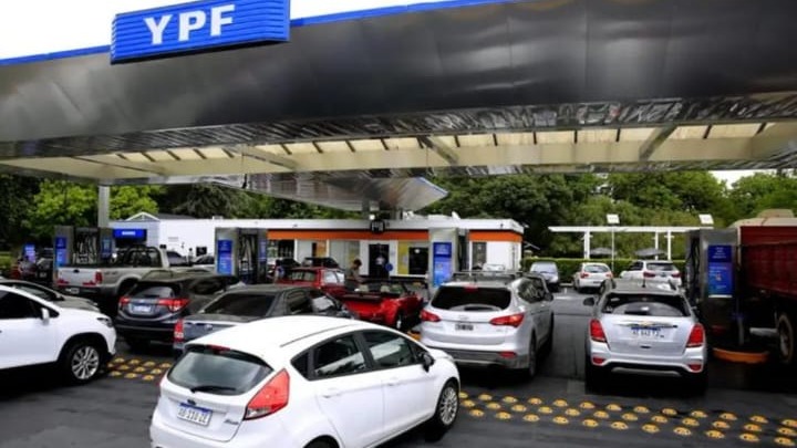 Combustibles: cayó el consumo por tercer mes seguido