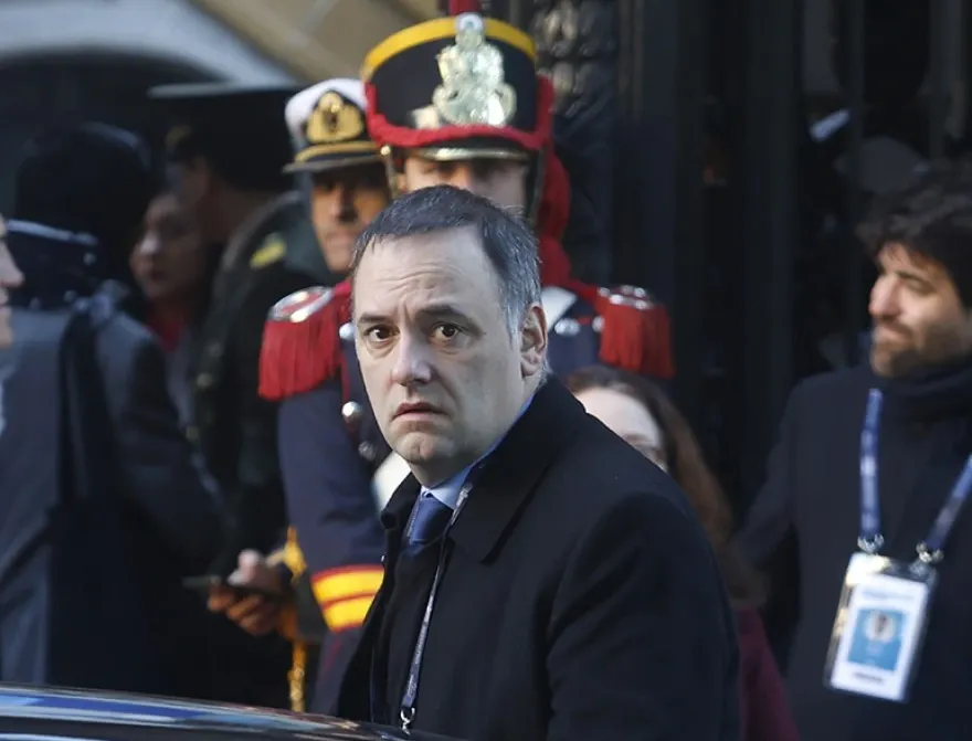 Adorni resiste: por qué no piensa dejar el Gobierno