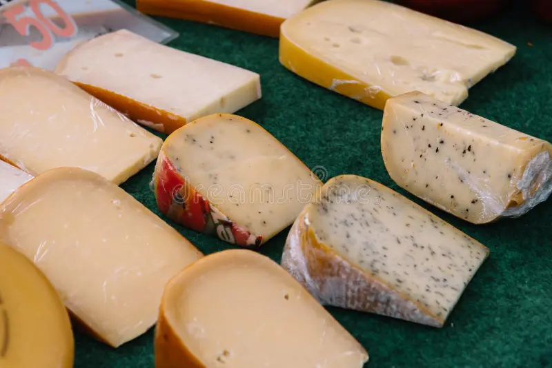 El fenómeno global del queso: Impacto económico, cultural y los desafíos de una industria en transformación