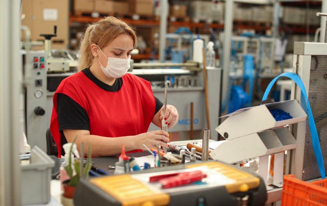 La industria no repunta y proyectan una caída del 2% en 2026