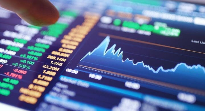 S&P mejora la calificación de Argentina y la sube a B-