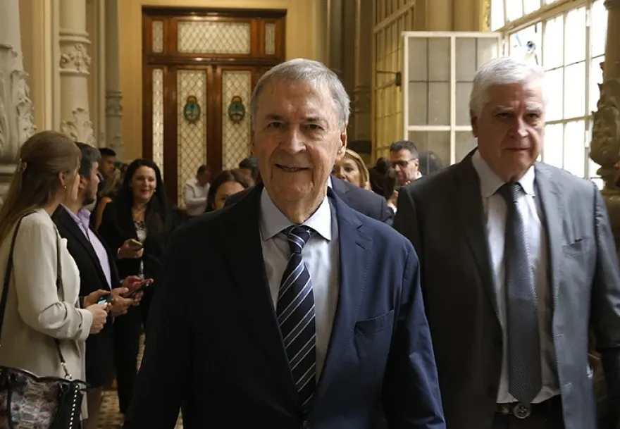 Schiaretti se suma a Macri y reclama la salida de Adorni