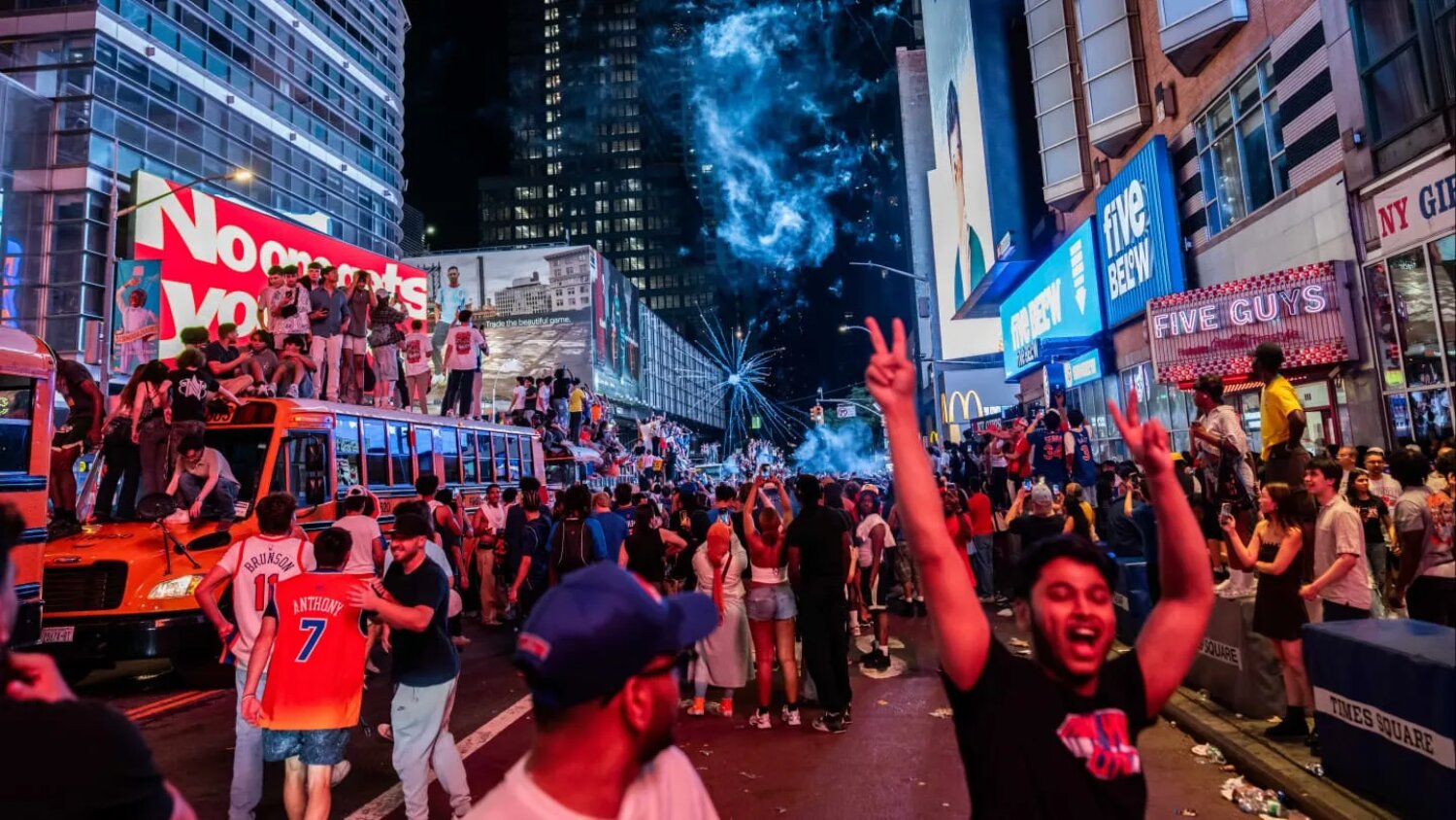 Caos en Nueva York tras el histórico título de los Knicks