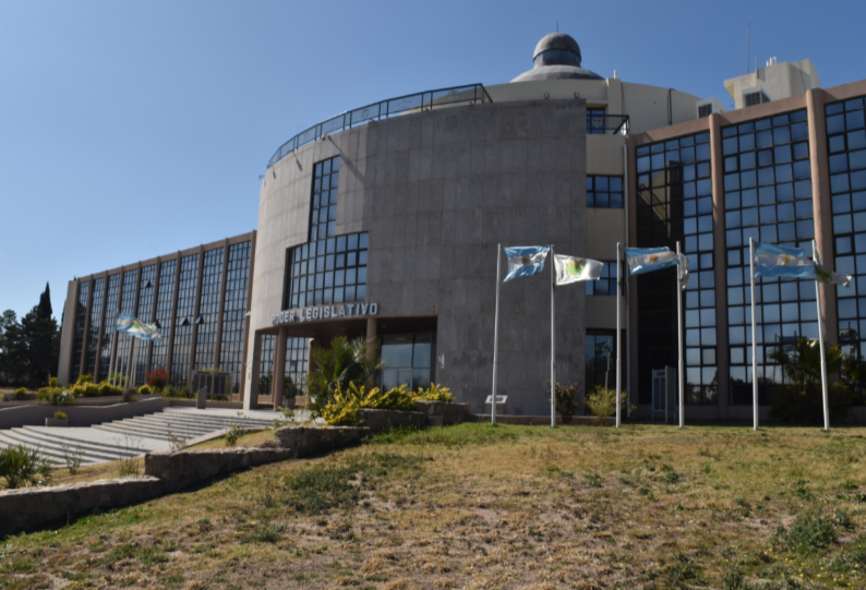 Educación cívica en acción: jóvenes puntanos vivieron la experiencia de ser "Diputados por un día"