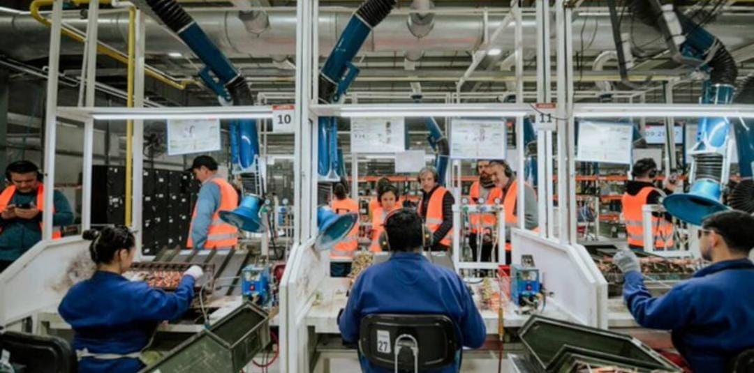 Volvió a caer el empleo formal y el salario mínimo perdió casi 40% de poder de compra
