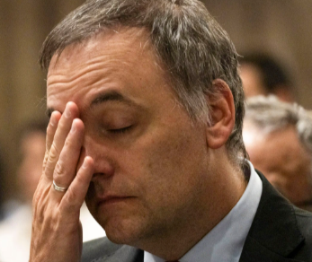Tras su salida del Gabinete, la oposición ahora exige que Manuel Adorni renuncie a su cargo en YPF