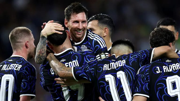 Argentina jugará de azul ante Inglaterra