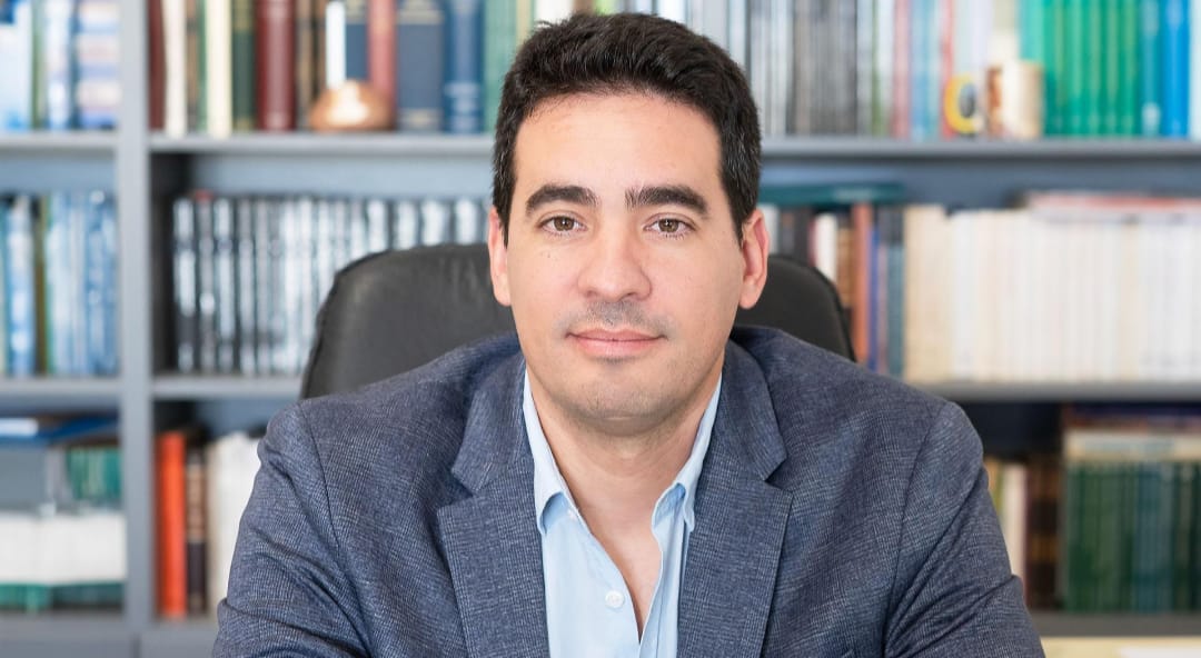 "La gente no sabe manejar sus ingresos": la polémica frase de Adrián Ravier