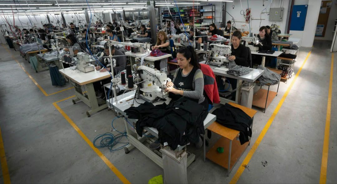 CRISIS EN LA INDUSTRIA TEXTIL: LAS IMPORTACIONES YA ABASTECEN EL 70% DEL MERCADO Y LA PRODUCCIÓN SE DESPLOMÓ 24,4%