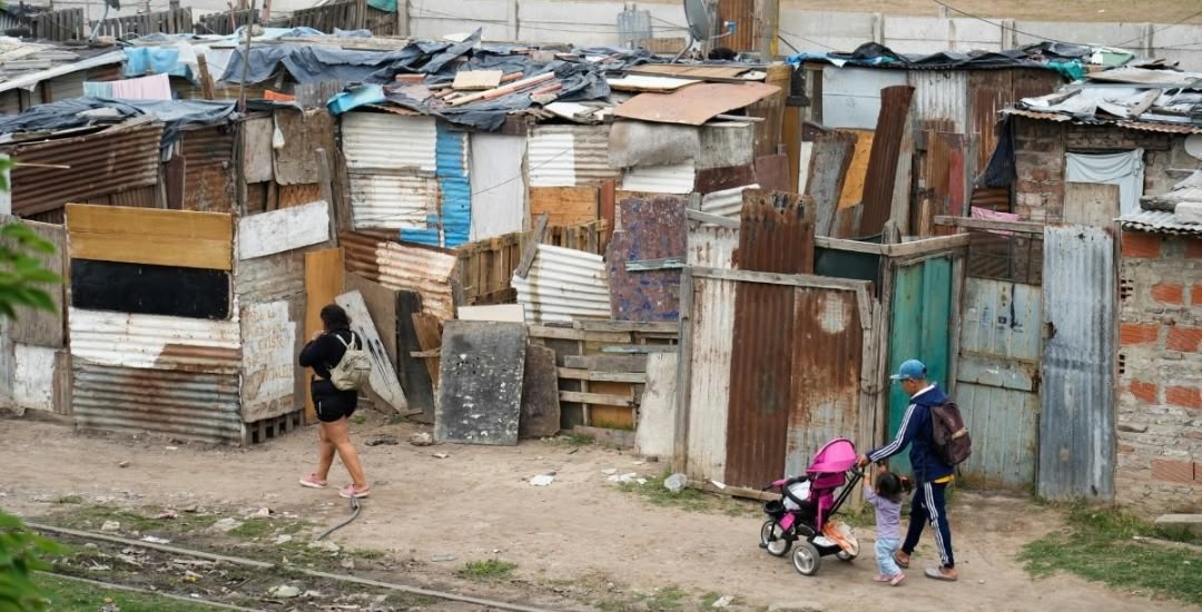 CASI 4 DE CADA 10 HOGARES ARGENTINOS TIENEN ALGÚN TIPO DE DÉFICIT HABITACIONAL