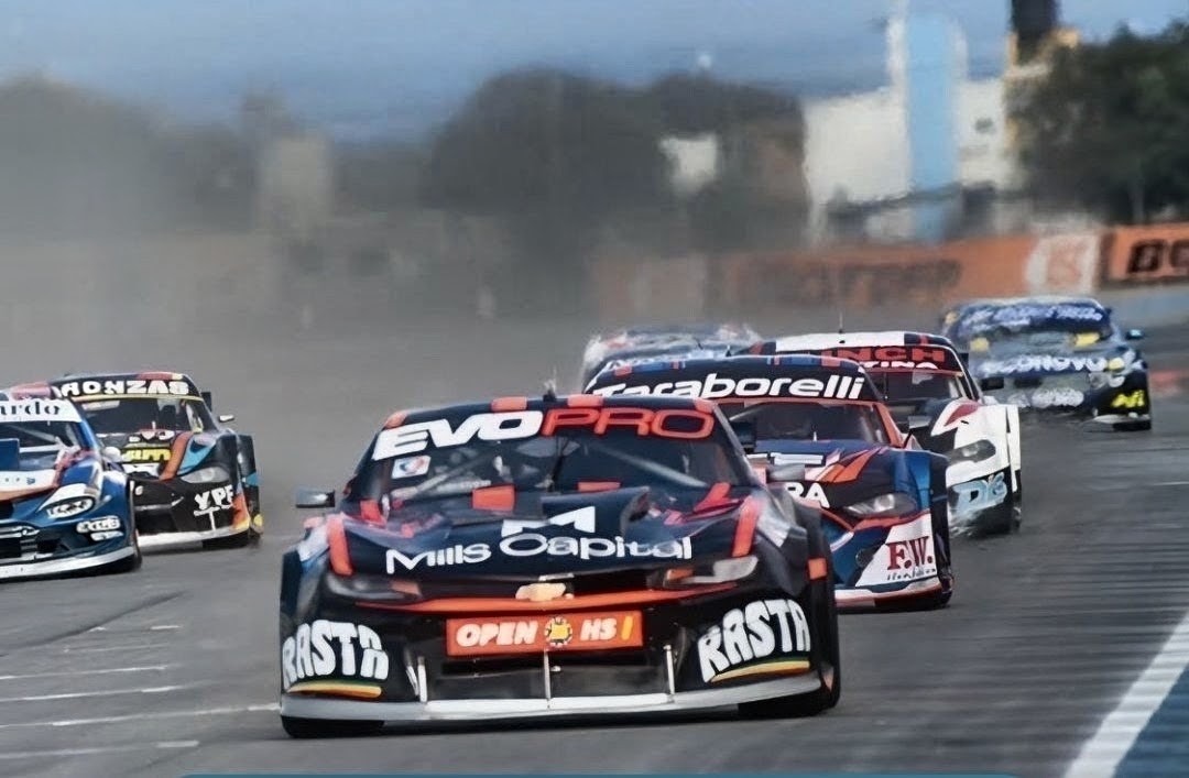 MARIANO WERNER PEGÓ PRIMERO EN SAN LUIS Y YA LIDERA LA COPA DE ORO DEL TURISMO CARRETERA
