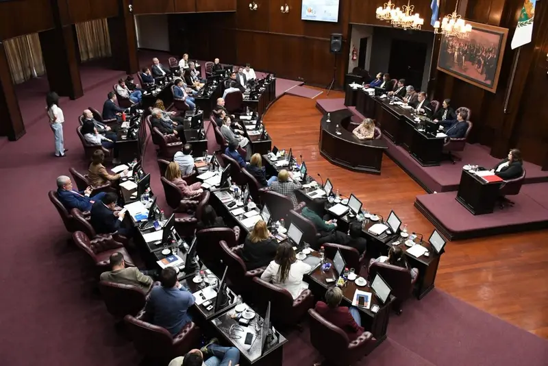 SAN LUIS DESTINA $176 MILLONES POR AÑO POR CADA LEGISLADOR: ES EL COSTO MÁS BAJO DEL PAÍS