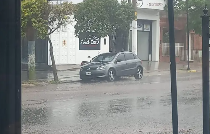 Pasado por agua: cuánto llovió en la provincia y hasta cuándo seguirá el mal tiempo