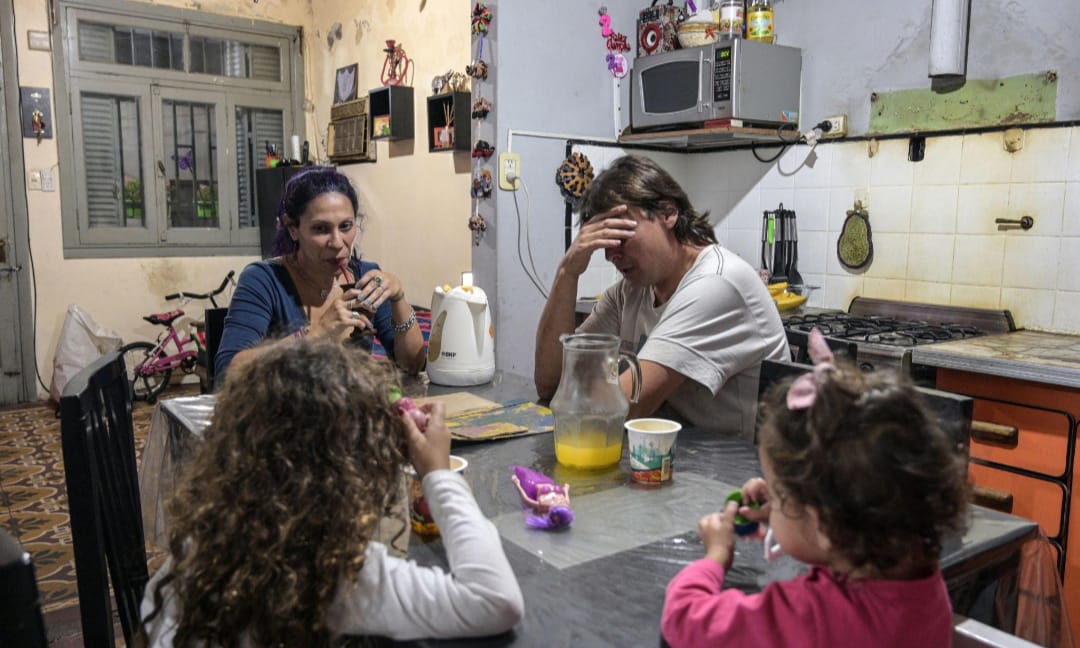 ALERTA POR LA ECONOMÍA FAMILIAR: EL 65,3% DE LOS ENCUESTADOS NO LLEGA CON SUS INGRESOS AL DÍA 20 DEL MES