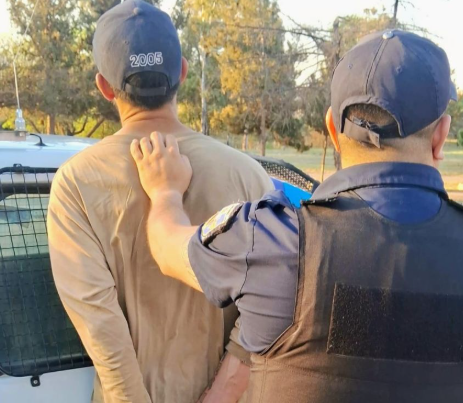 Frustran un robo en San Luis: intentaron entrar a una empresa, fueron descubiertos por los empleados y uno terminó detenido